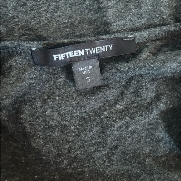 Fifteen Twenty Gray Long Sleeve Top Classic Casual Small - Picture 3 of 4